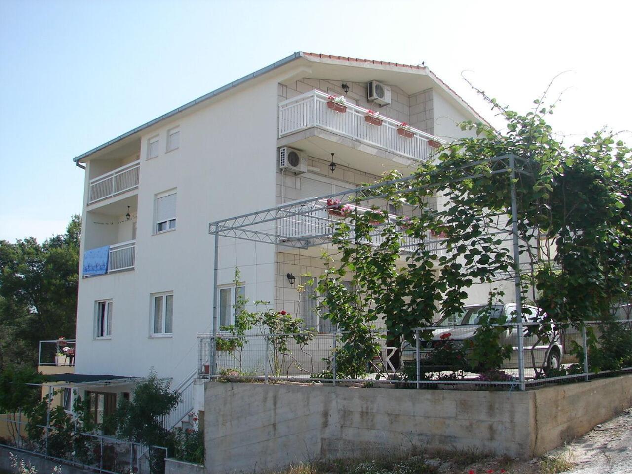 Apartments Mara Trogir Exterior photo